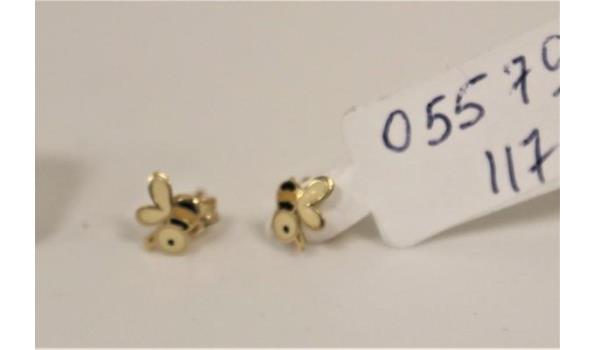 2 sets oorstekers (WKP 231€))